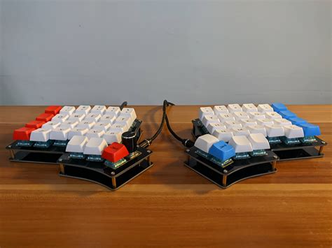 Talking to some friends I found that the <strong>Iris</strong> is the easy mode of DIY <strong>keyboards</strong>, so I decided to give it a try. . Iris split keyboard